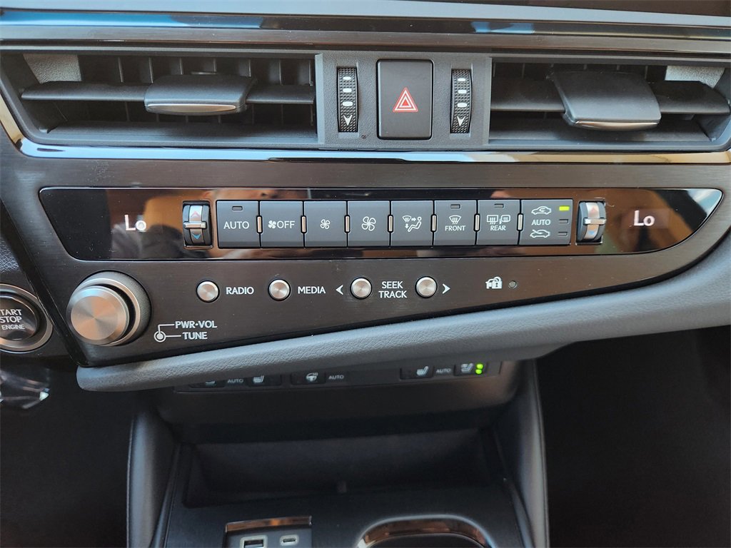 Used 2025 Lexus ES 350 w/ Premium Package image 19