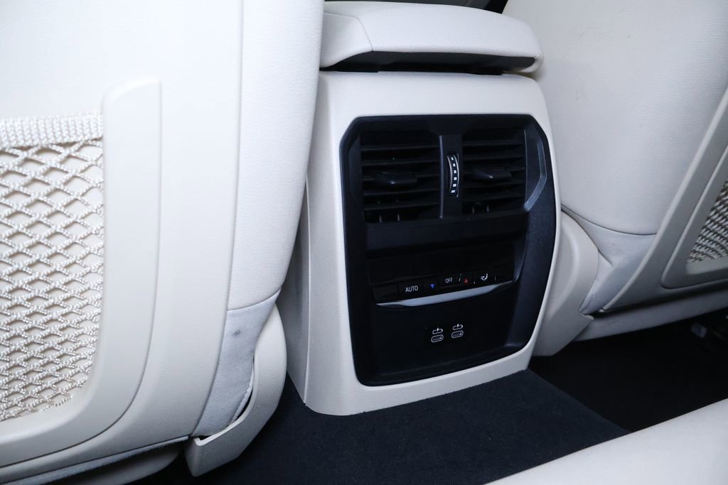 Used 2021 BMW 330i xDrive Sedan w/ Convenience Package image 17