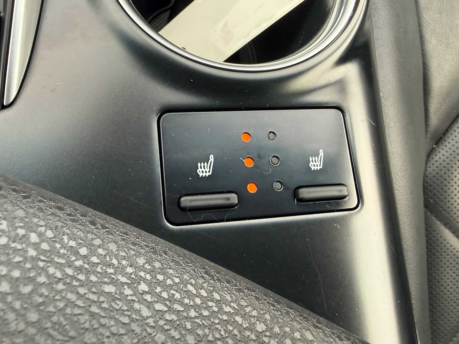 Used 2018 Toyota Camry XLE image 29