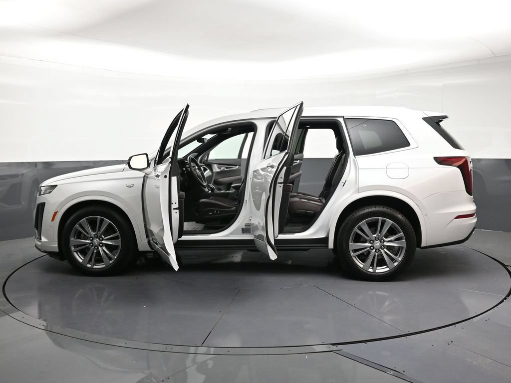 Used 2023 Cadillac XT6 Premium Luxury w/ Technology Package AWD/4WD image 34