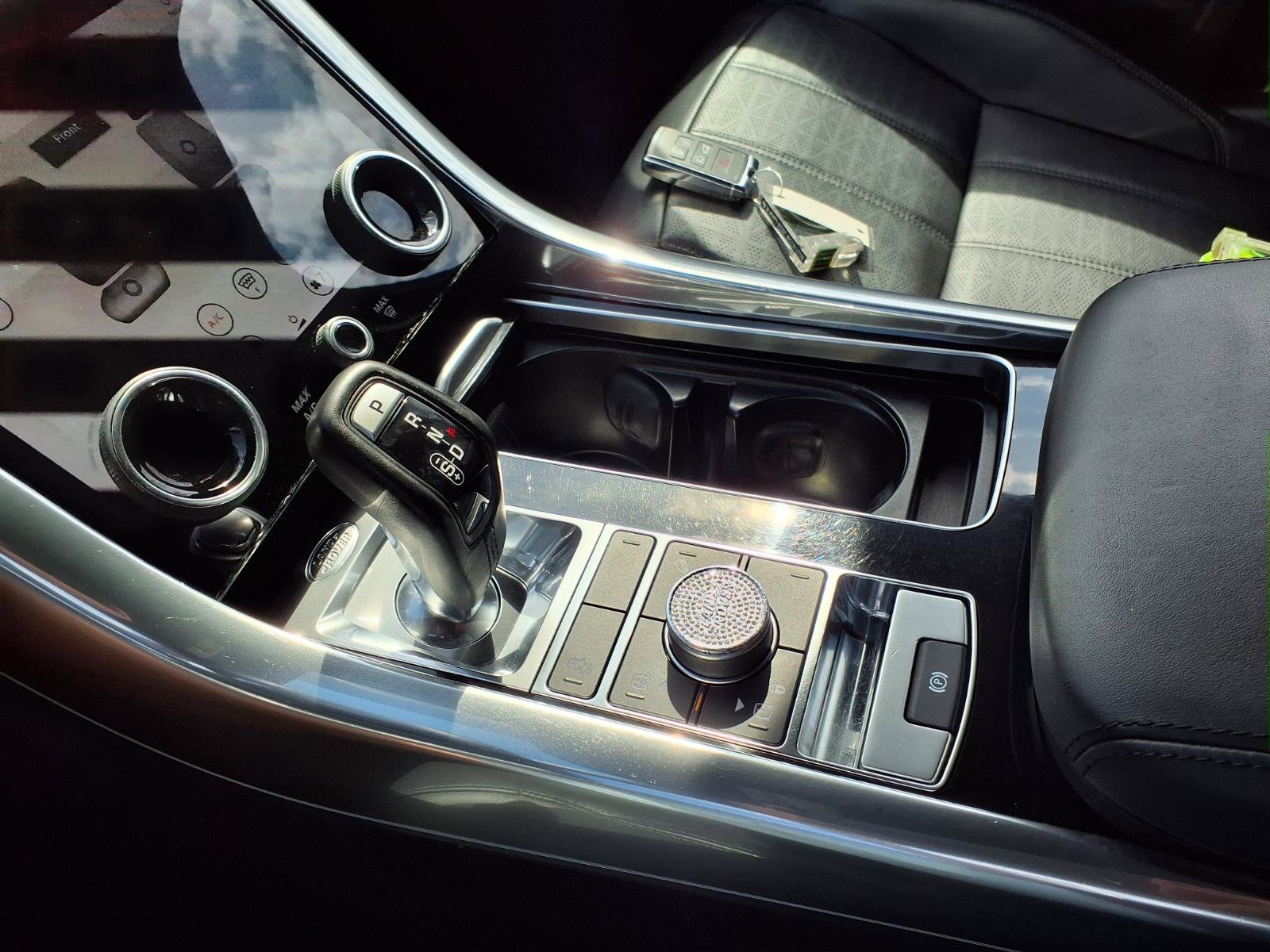 Used 2018 Land Rover Range Rover Sport HSE Dynamic image 10