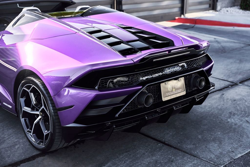 Used 2024 Lamborghini Huracan EVO image 22