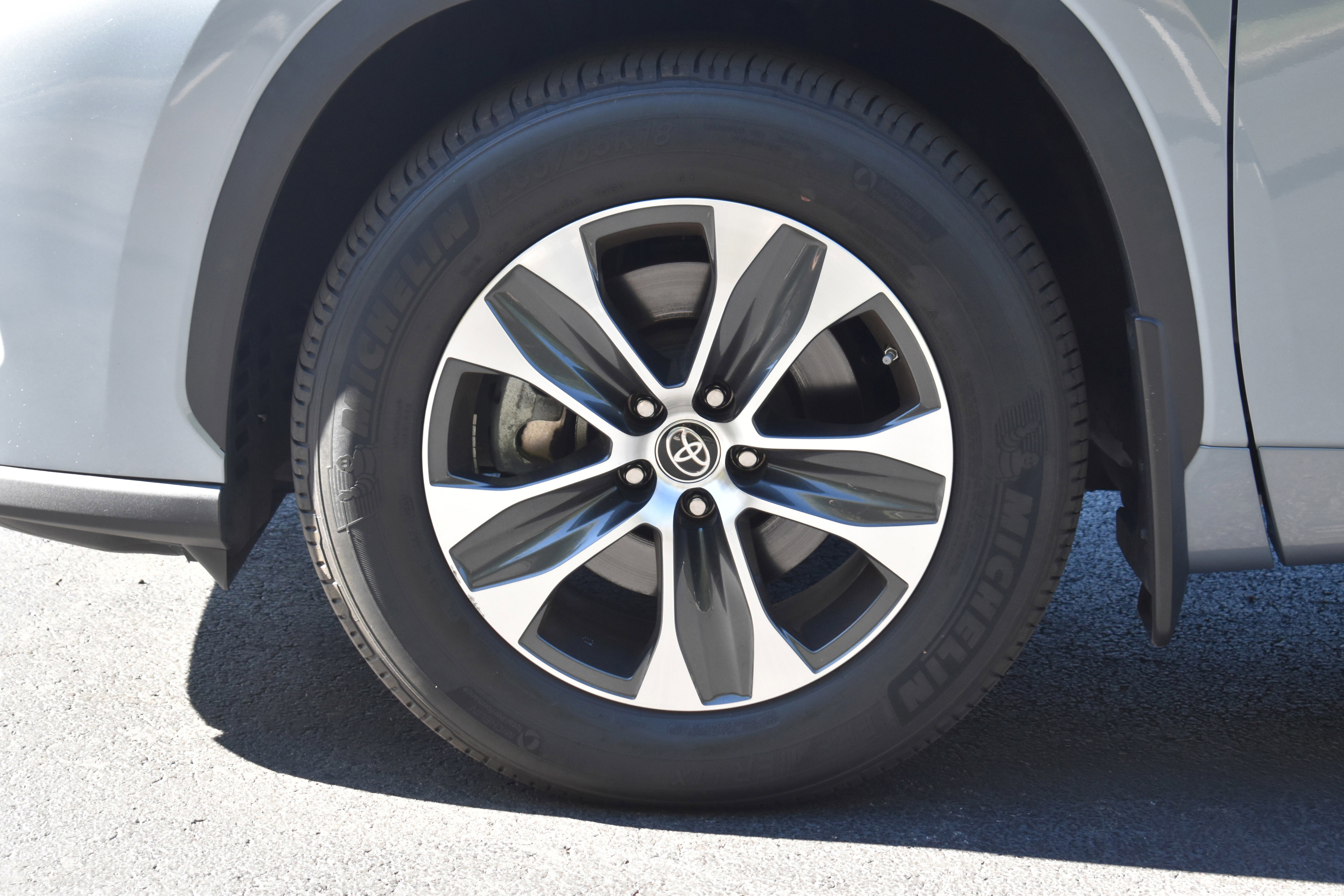 Used 2023 Toyota Highlander XLE image 39