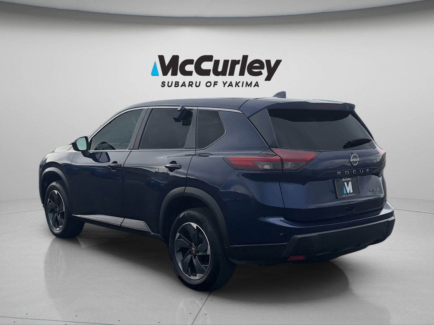 Used 2024 Nissan Rogue SV AWD/4WD image 3