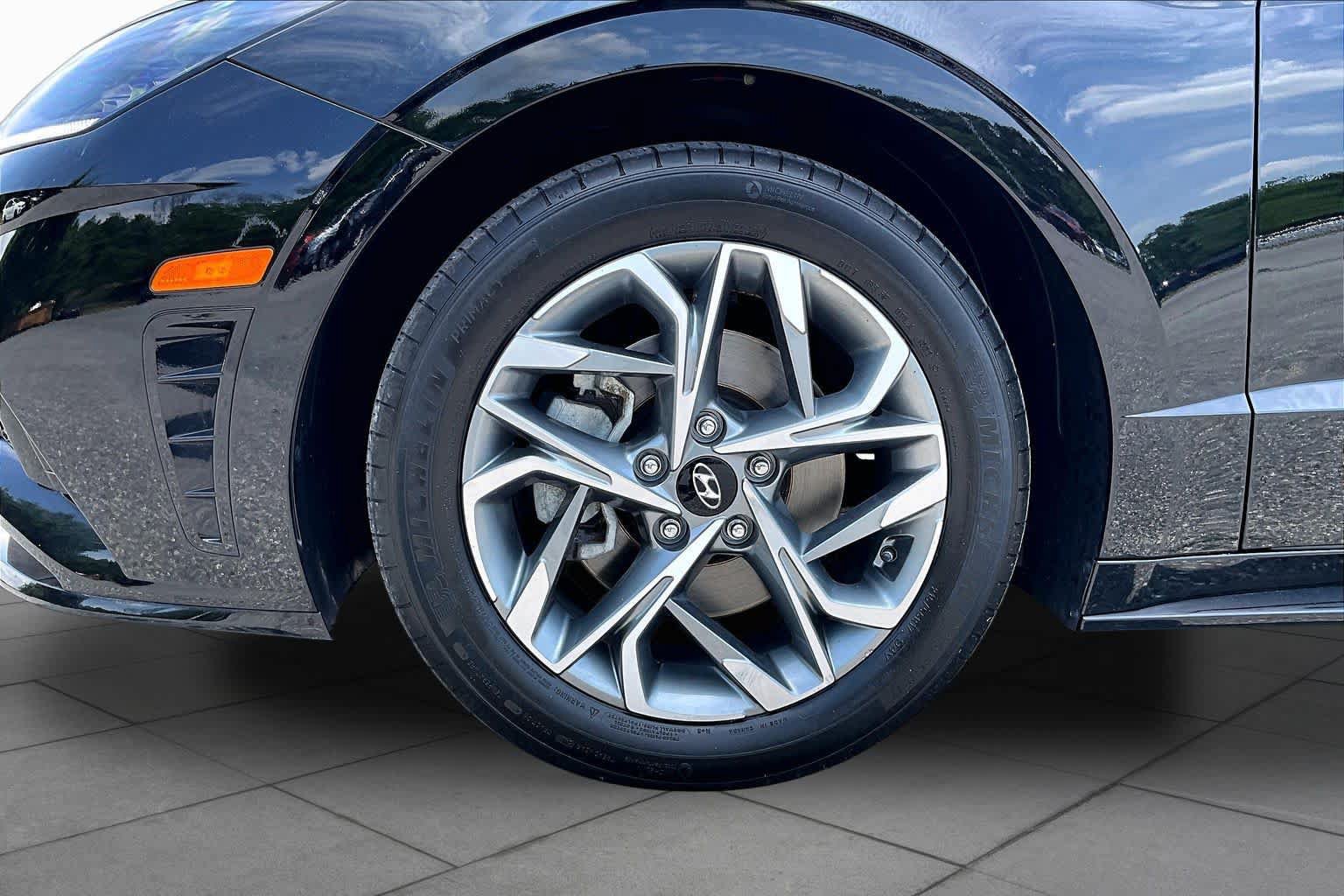 Used 2023 Hyundai Sonata SEL w/ Convenience Package FWD image 11
