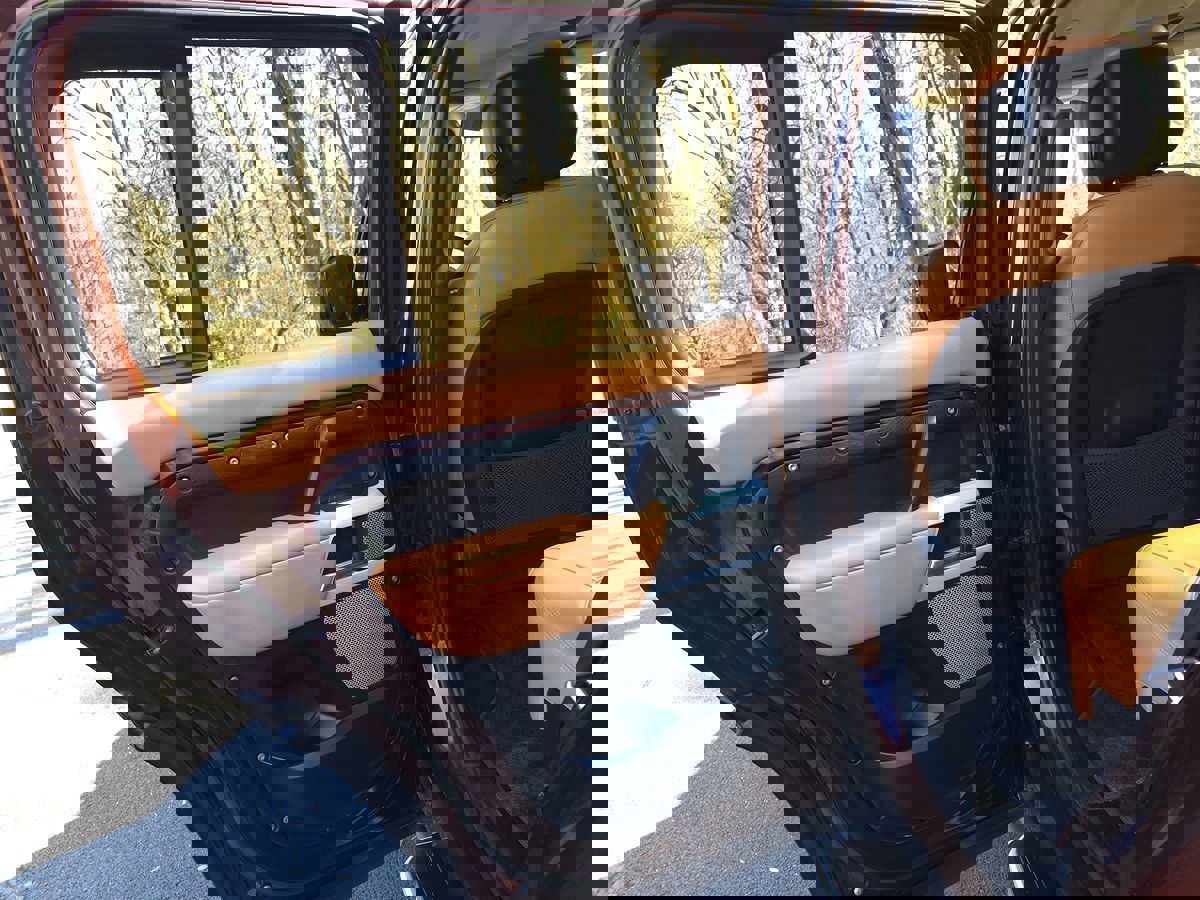 Used 2023 Land Rover Defender 130 S image 30