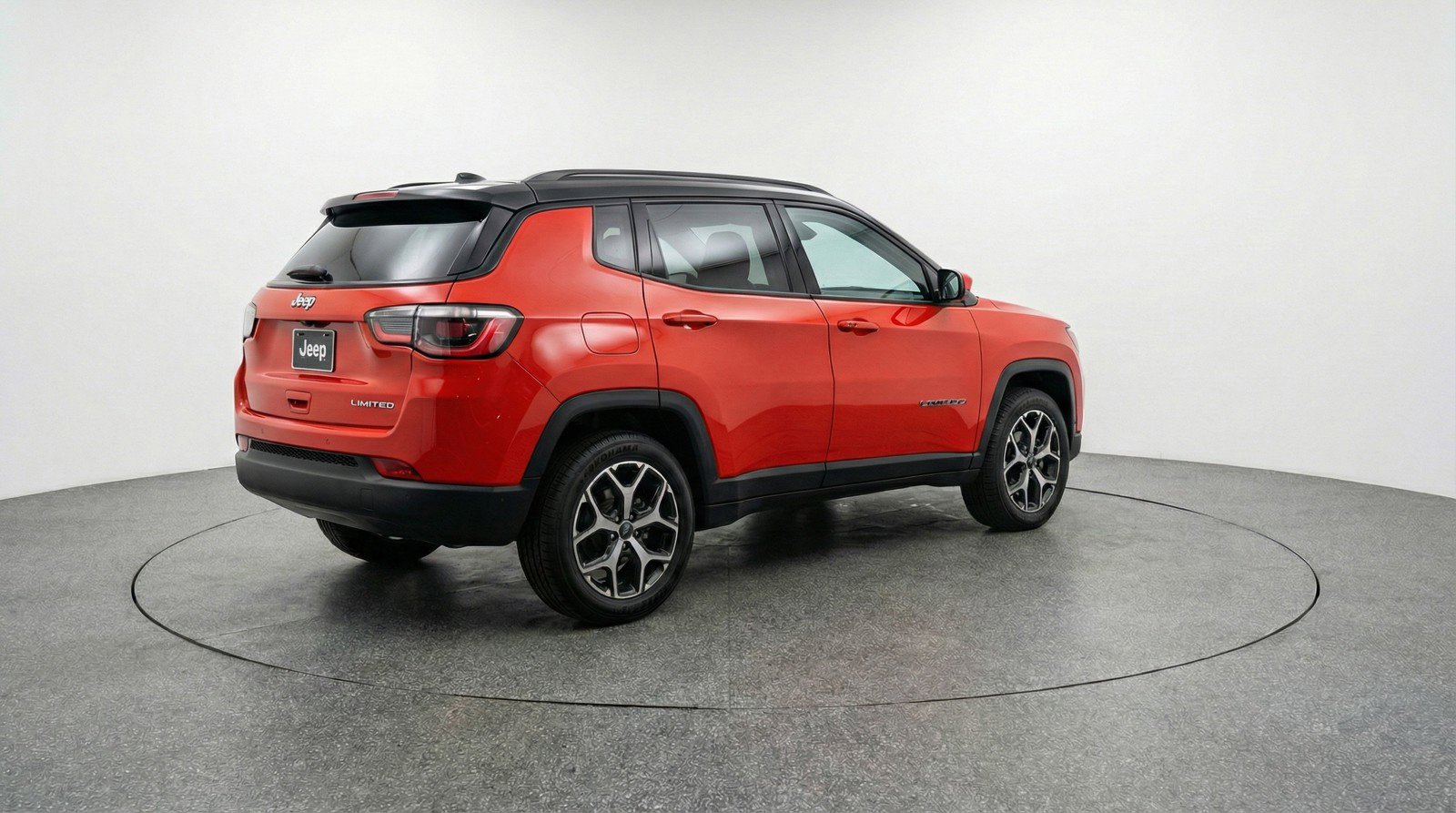 Used 2025 Jeep Compass Limited image 9