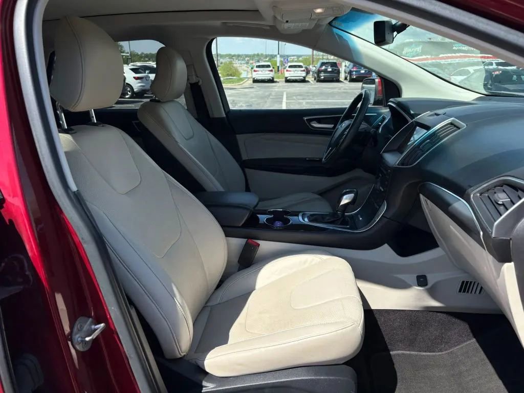 Used 2016 Ford Edge Titanium w/ Equipment Group 301A AWD/4WD image 17