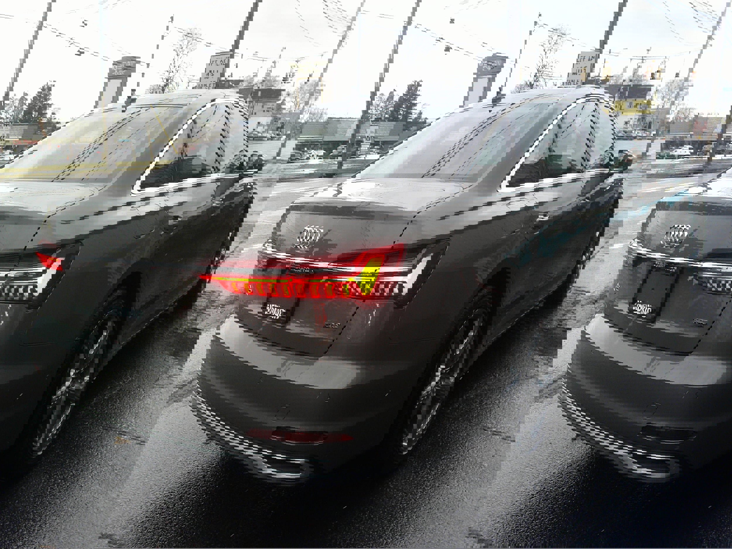 Used 2024 Audi A6 Premium Plus image 9