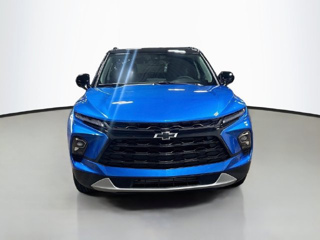 New 2026 Chevrolet Blazer LT w/ Convenience Package FWD image 3