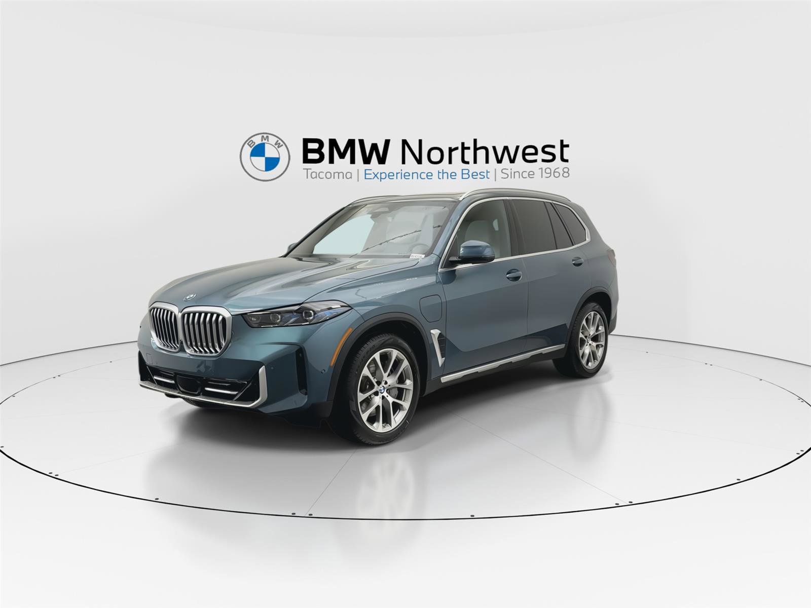 New 2026 BMW X5 xDrive50e w/ Climate Comfort Package image 9