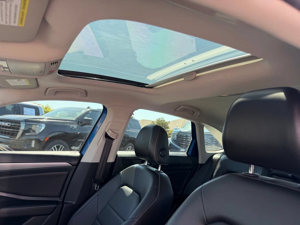 Used 2022 Volkswagen Jetta SE FWD image 23