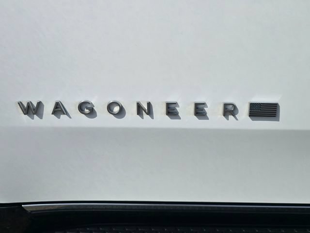 Certified 2023 Jeep Wagoneer Series III w/ Preferred Equipment Group AWD/4WD image 32