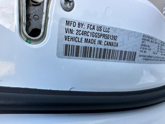 Used 2023 Chrysler Pacifica Limited image 43