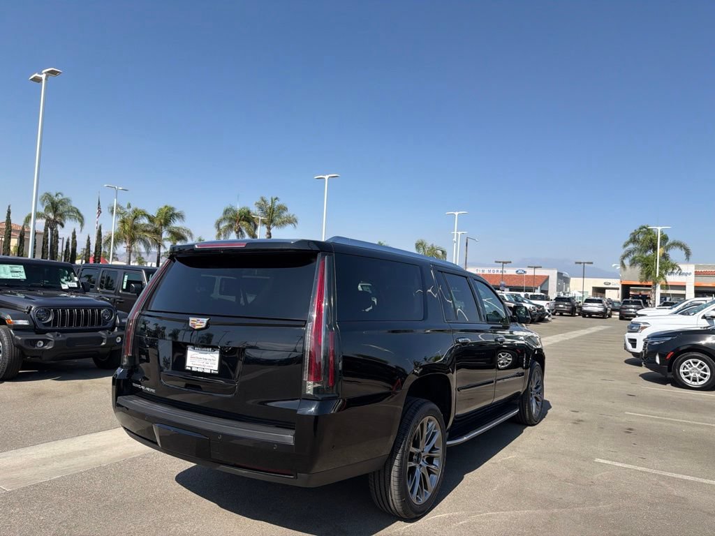 Used 2020 Cadillac Escalade ESV Premium Luxury w/ Escalade Sport Edition AWD/4WD image 8