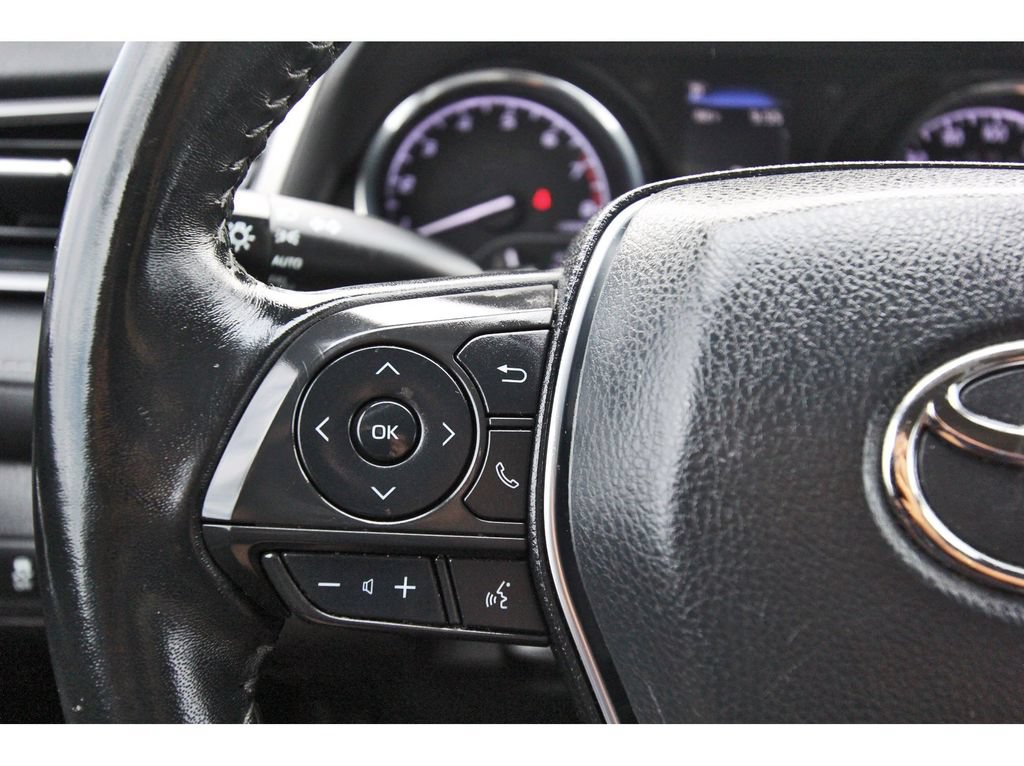 Used 2020 Toyota Camry SE FWD image 15