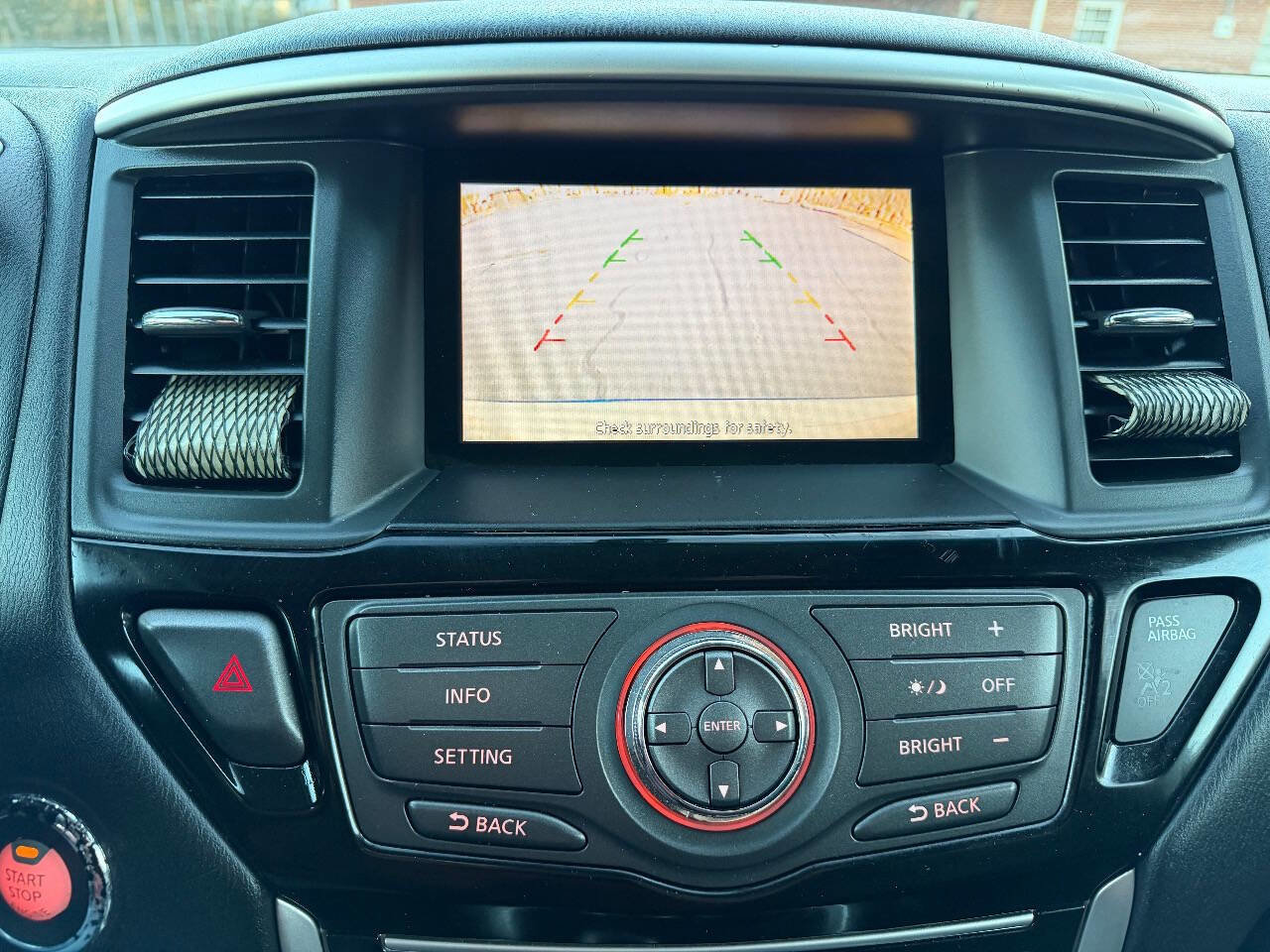 Used 2014 Nissan Pathfinder SV image 18