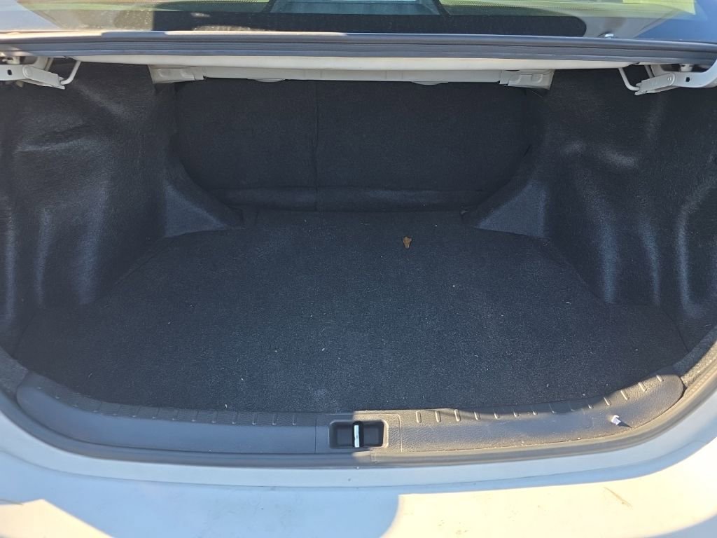 Used 2018 Toyota Corolla LE image 14