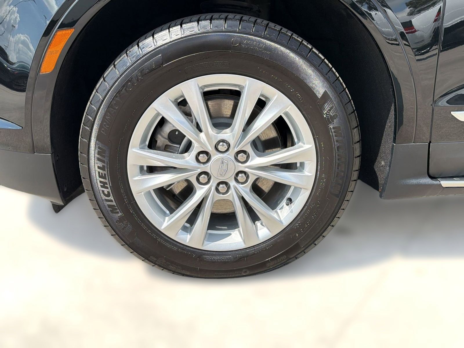 Certified 2025 Cadillac XT5 Luxury w/ LPO, Floor Liner Package FWD image 11