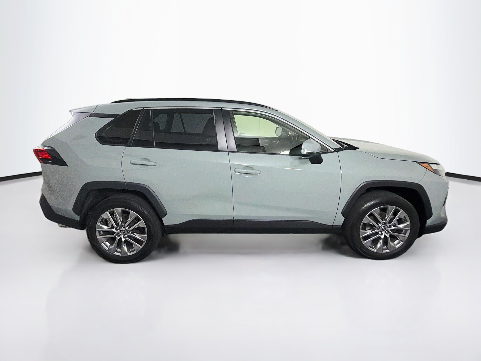 Used 2023 Toyota RAV4 XLE Premium AWD/4WD image 10