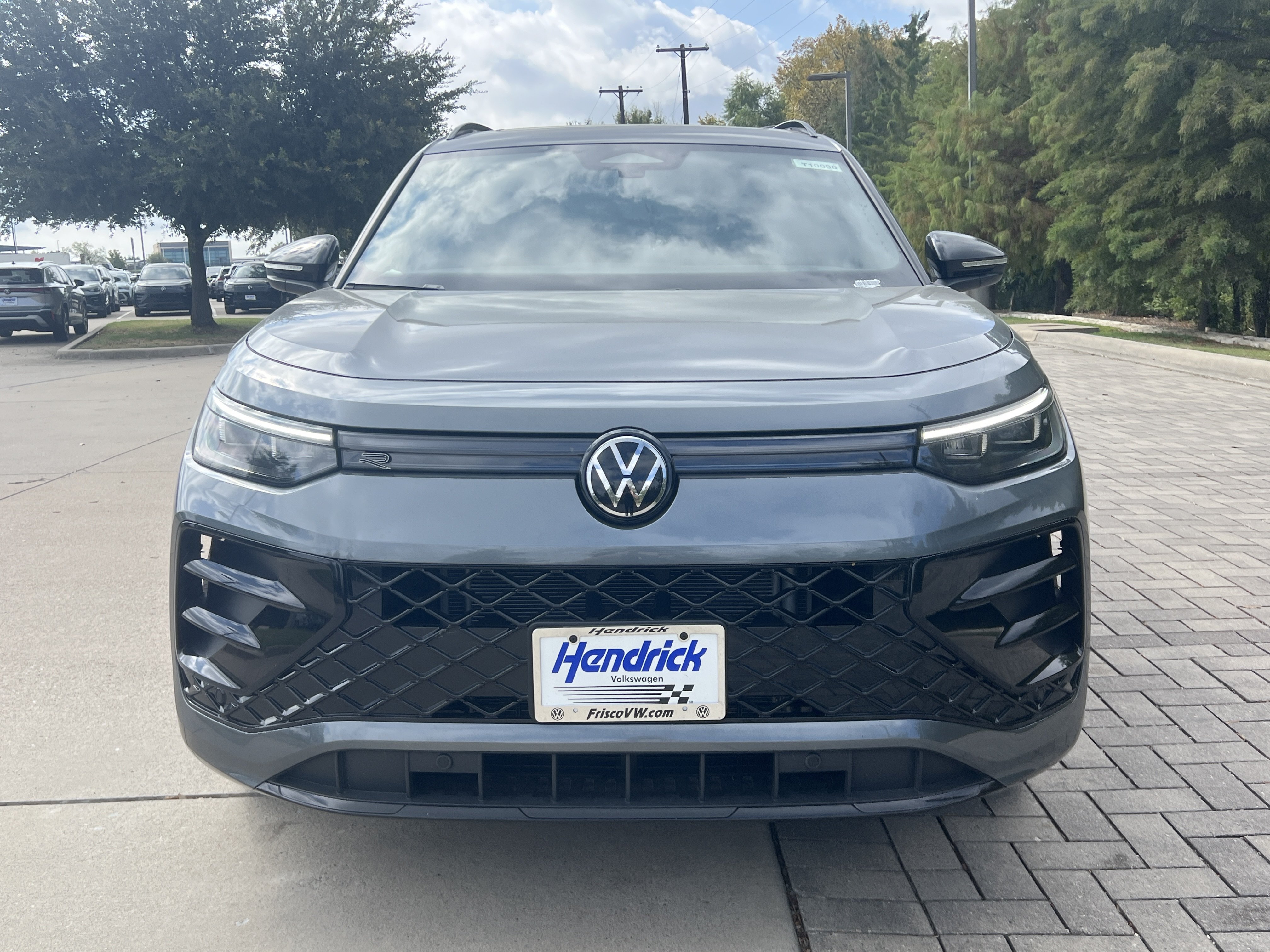 Certified 2026 Volkswagen Tiguan SE R-Line FWD image 3