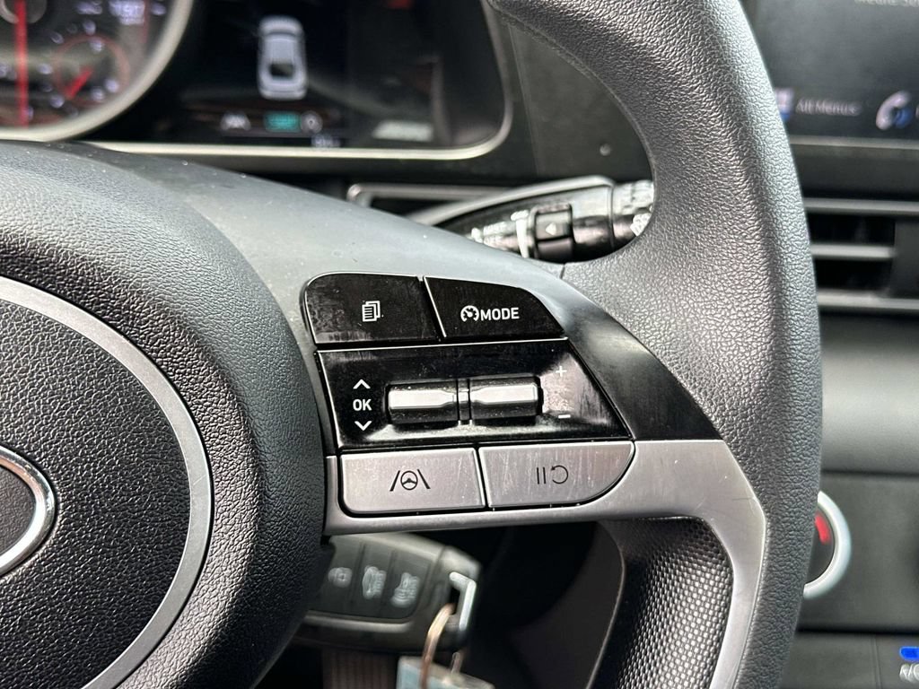 Used 2023 Hyundai Elantra SE FWD image 20