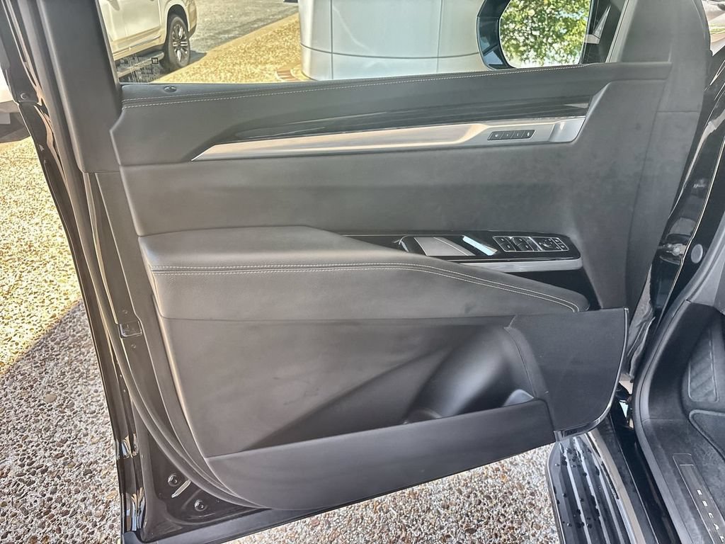 Certified 2025 Cadillac Escalade Premium Luxury AWD/4WD image 23