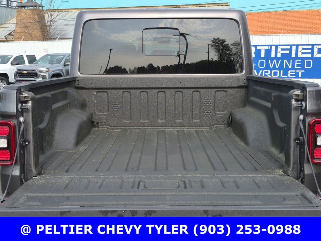 Used 2025 Jeep Gladiator Mojave image 9