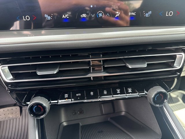 New 2026 Chevrolet Traverse LT w/ LPO, Floor Liner Package image 16