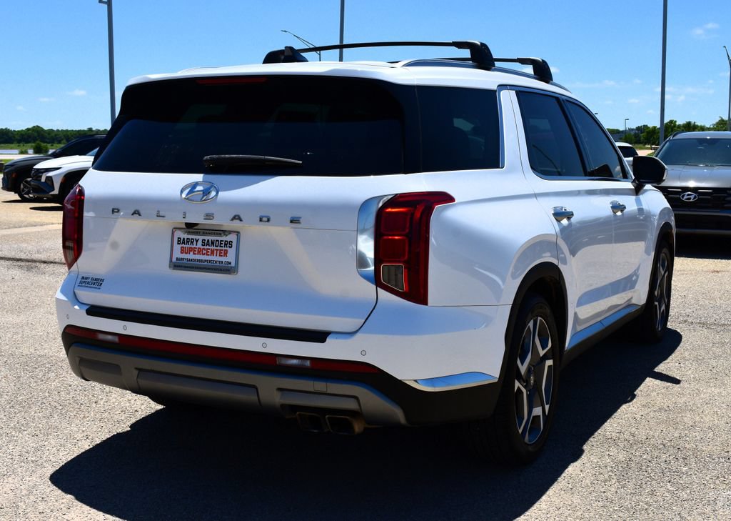 Used 2023 Hyundai Palisade Limited FWD image 3