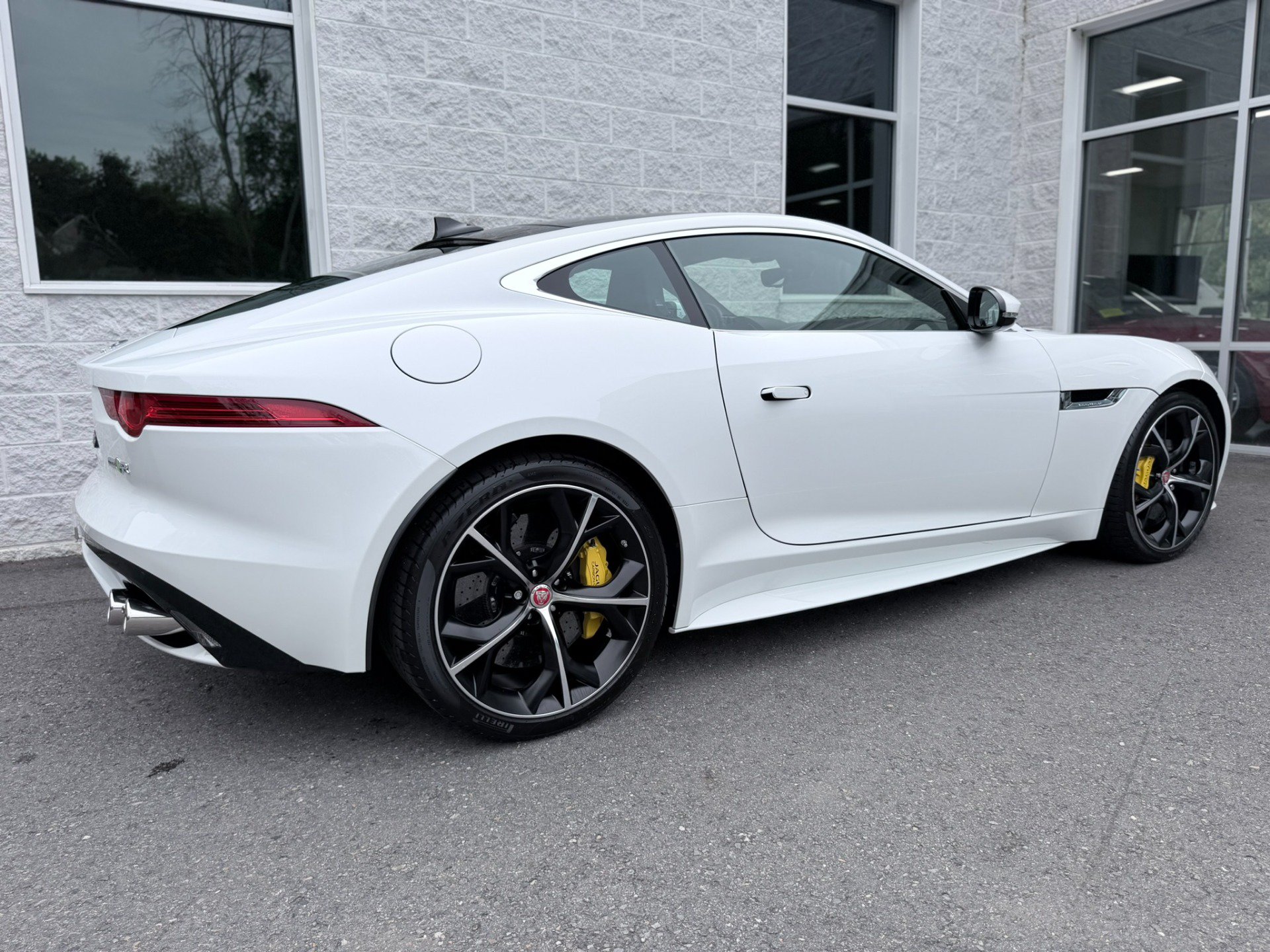 Used 2017 Jaguar F-TYPE R AWD/4WD image 29