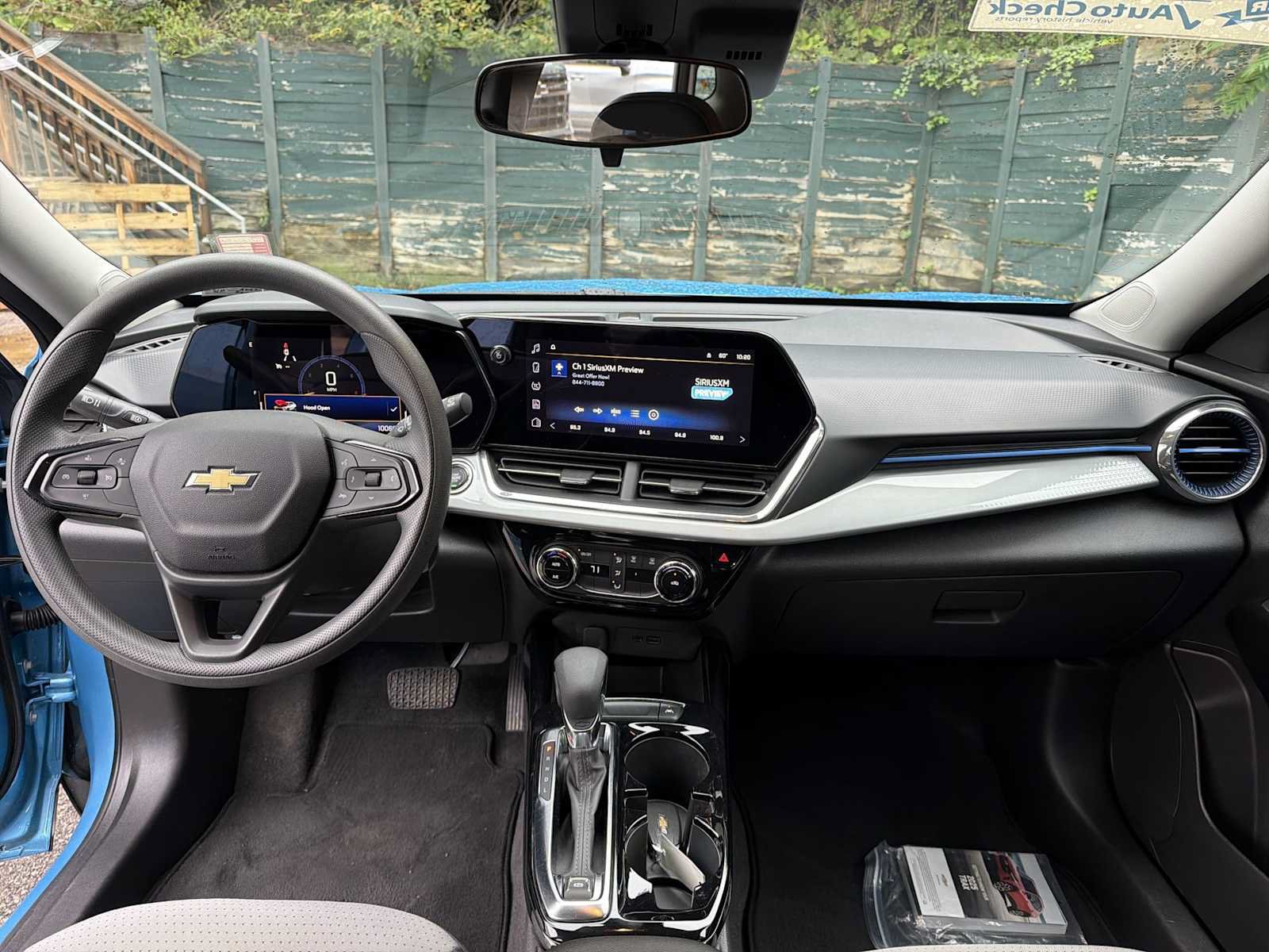 Used 2025 Chevrolet Trax LT FWD image 21