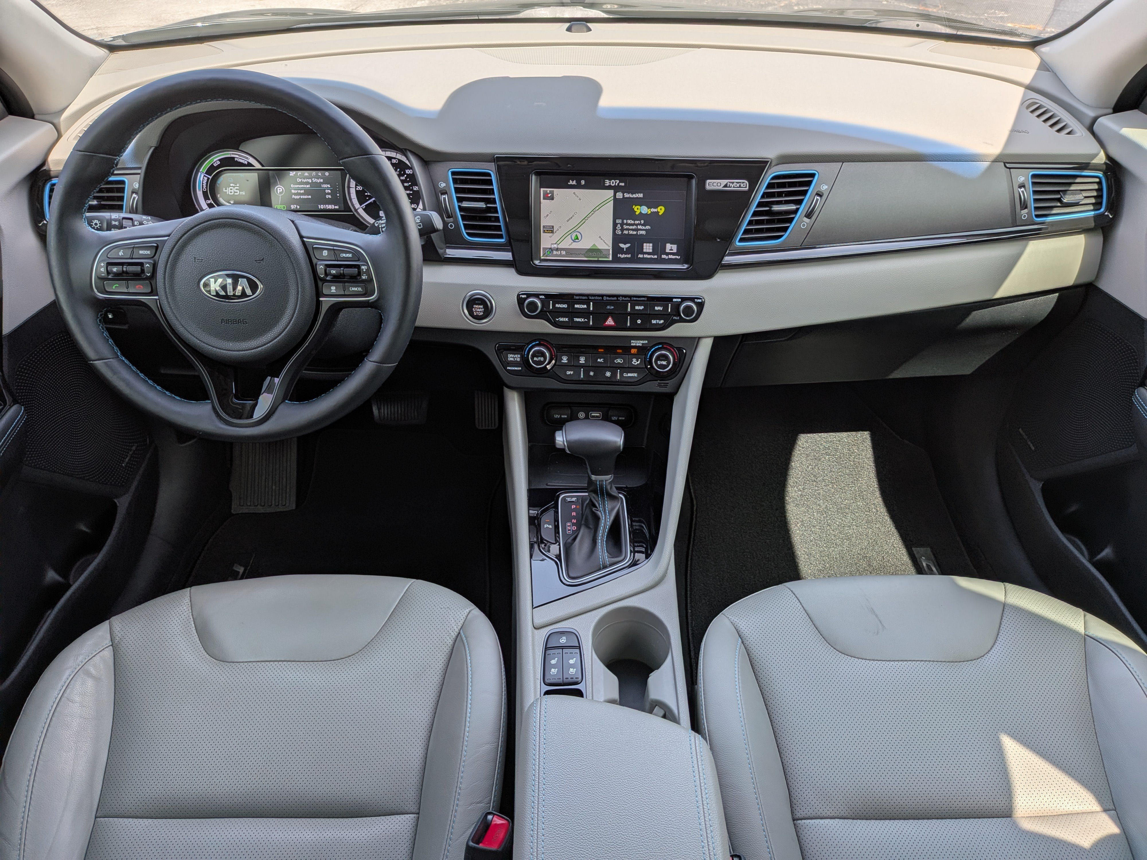 Used 2019 Kia Niro Touring w/ Paint Protection Film Package FWD image 13