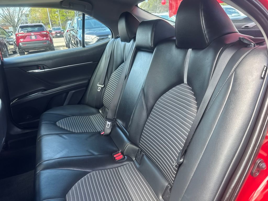 Used 2020 Toyota Camry SE w/ Moonroof Package AWD/4WD image 35