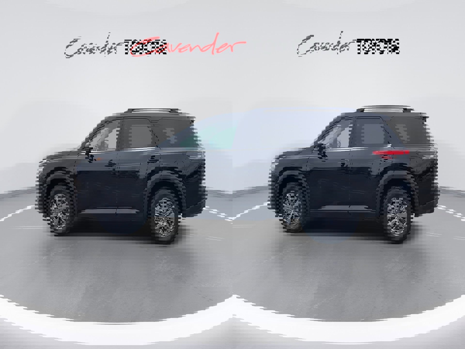 Used 2025 Nissan Pathfinder SV image 5