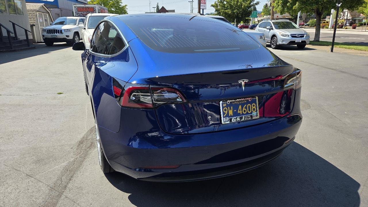 Used 2018 Tesla Model 3 Long Range RWD image 10