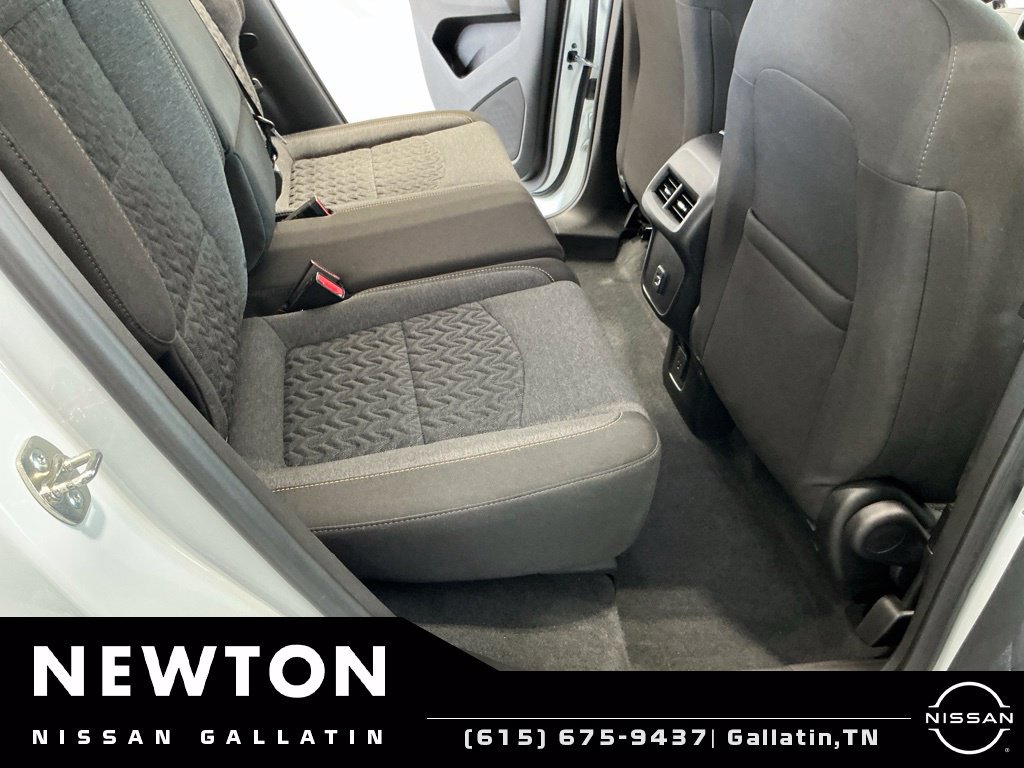 Used 2024 Chevrolet Equinox LT FWD image 21