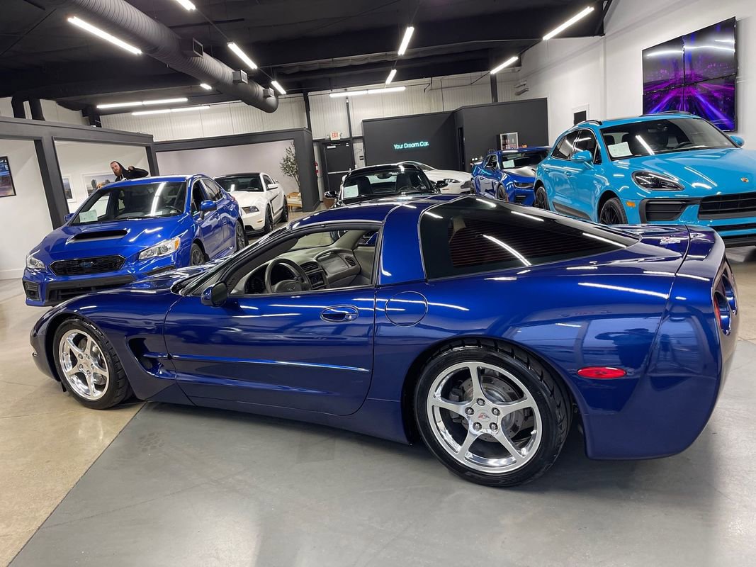 Used 2004 Chevrolet Corvette Coupe w/ Preferred Equipment Group image 7