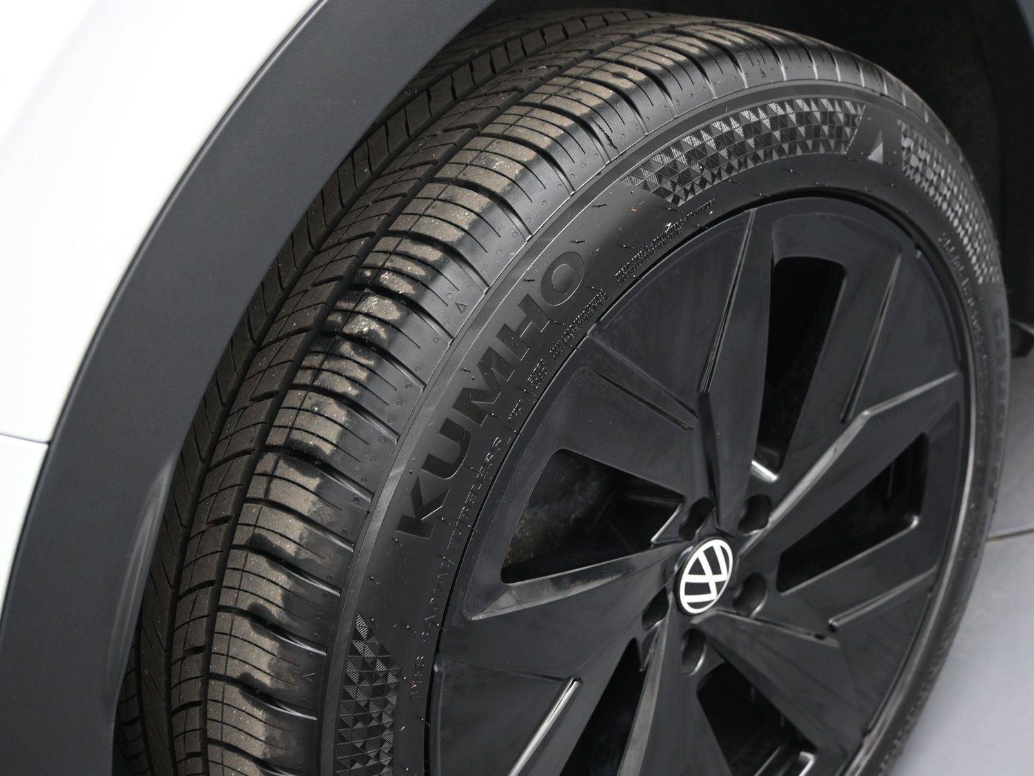 Used 2025 Volkswagen ID.4 Pro S Plus image 13