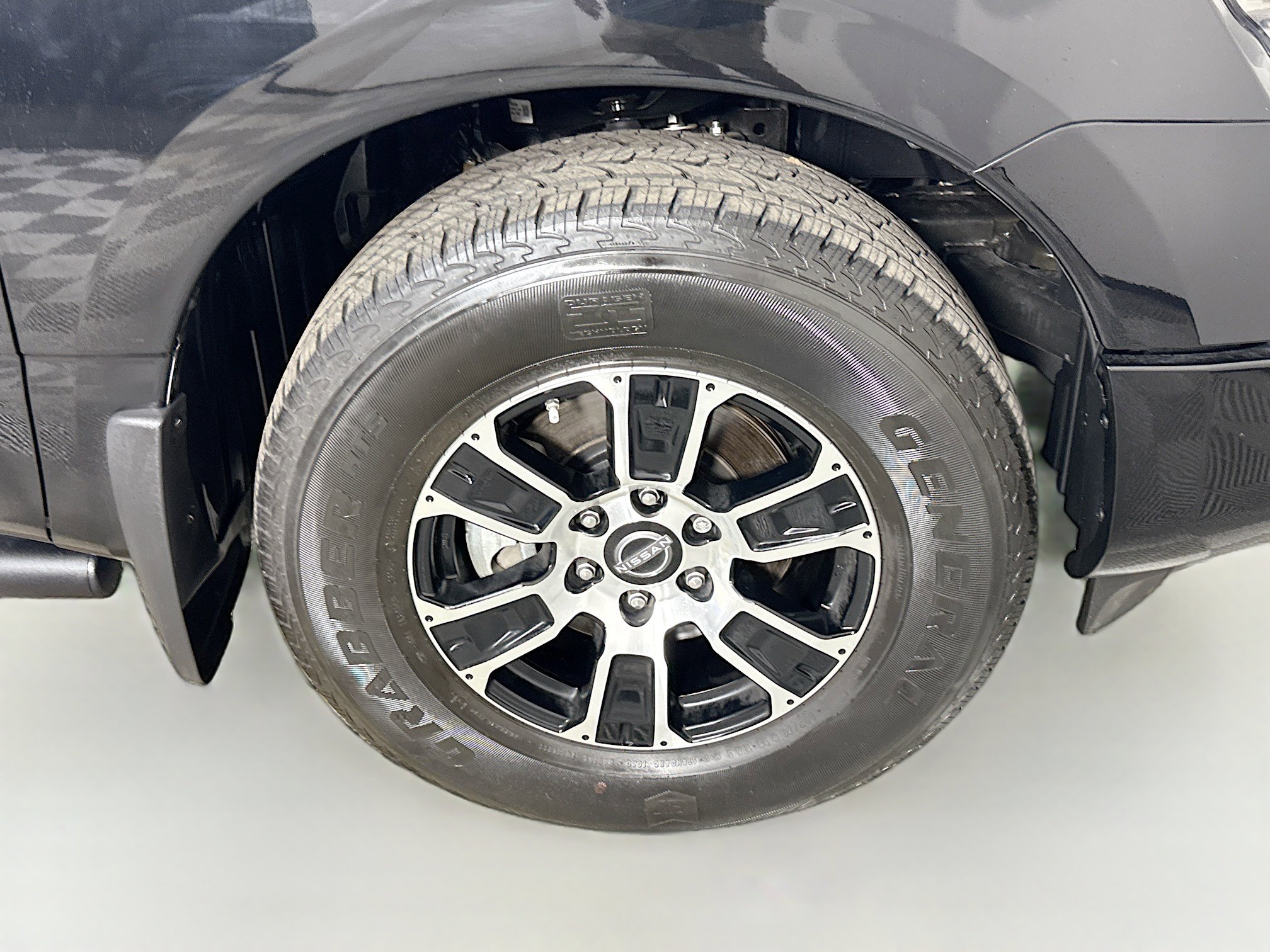 Used 2024 Nissan Titan SV w/ SV Convenience Package image 32