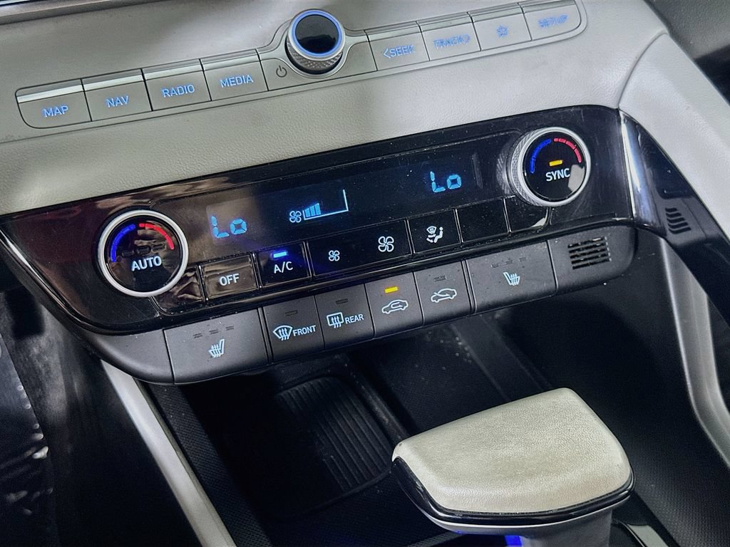 Used 2024 Hyundai Elantra Limited FWD image 28