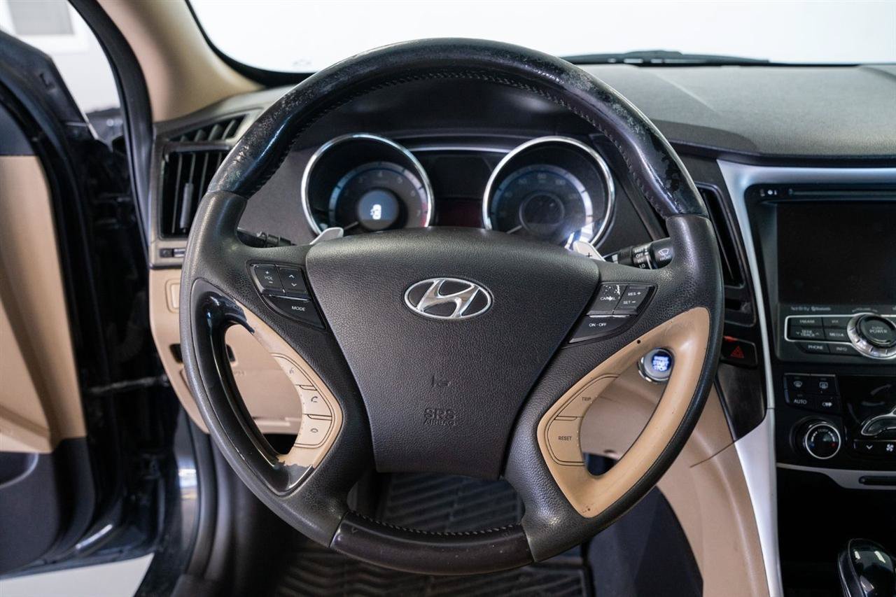 Used 2012 Hyundai Sonata Limited w/ Navigation Pkg FWD image 15