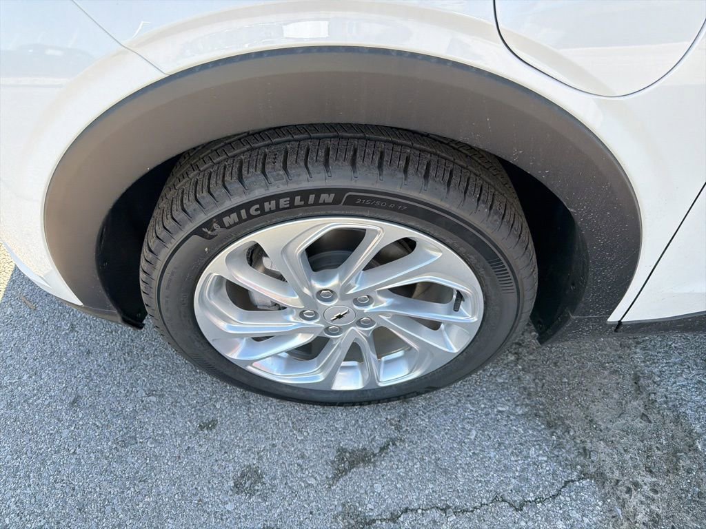 New 2027 Chevrolet Bolt LT w/ Comfort Package FWD image 9