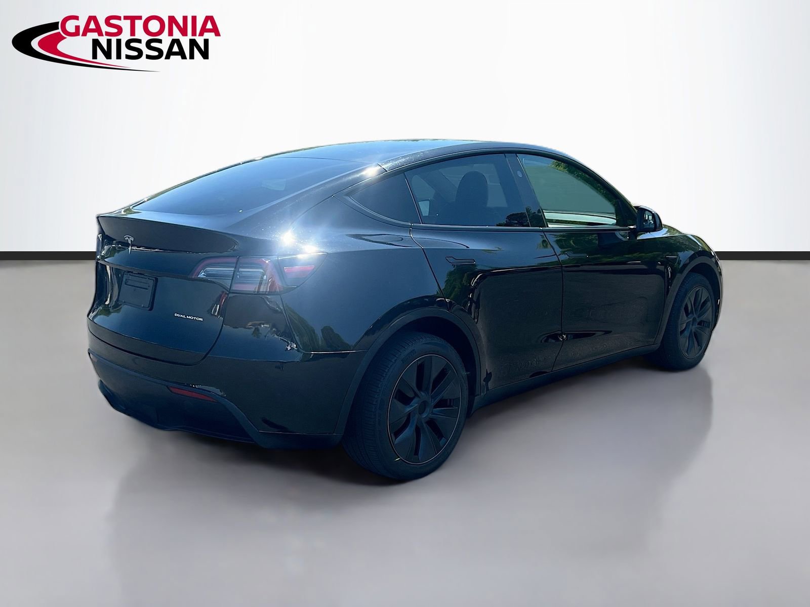Used 2025 Tesla Model Y Long Range image 9