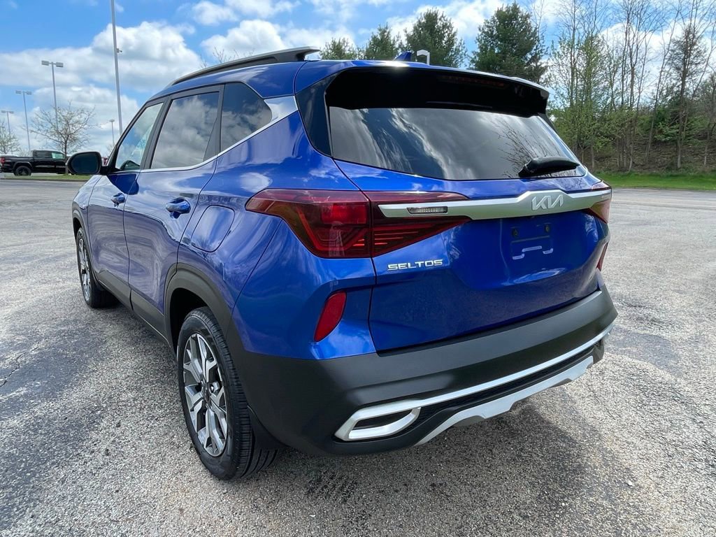 Certified 2022 Kia Seltos EX image 5