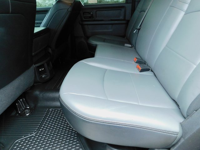 Used 2024 RAM 2500 Tradesman w/ Chrome Appearance Group image 19