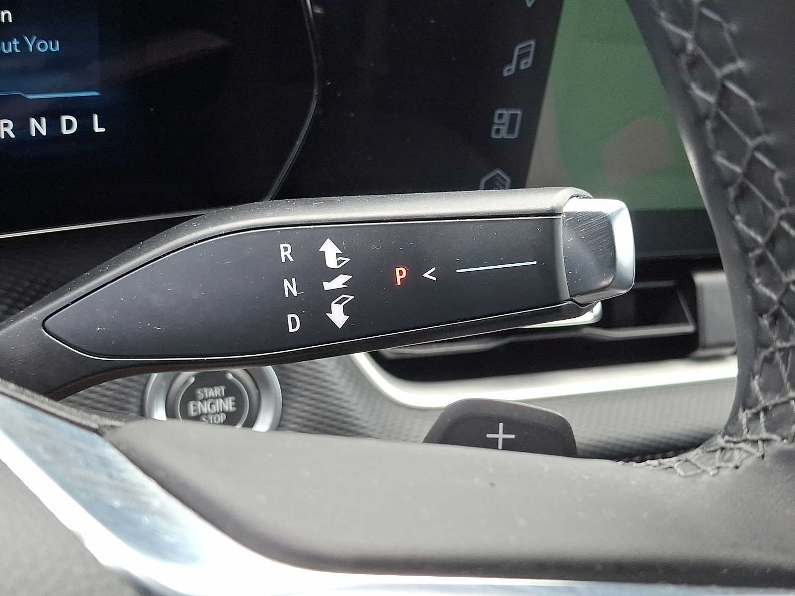 Used 2025 Chevrolet Equinox LT AWD/4WD image 14
