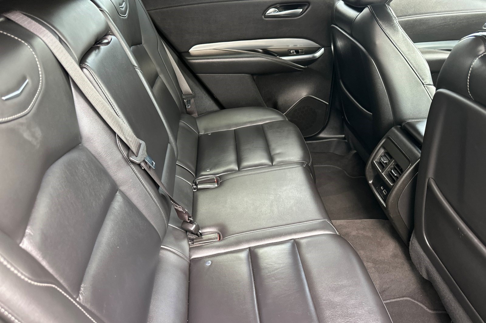 Used 2022 Cadillac XT4 Premium Luxury w/ Safety Alert Package AWD/4WD image 32