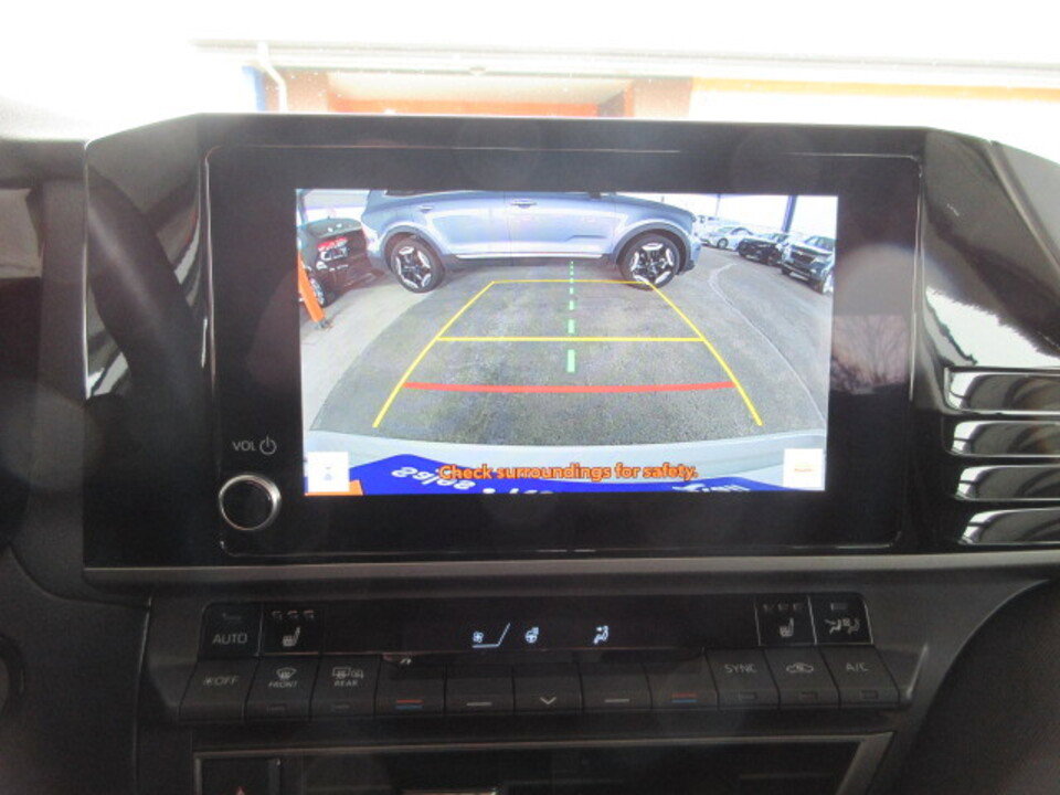 Used 2025 Toyota Camry LE w/ Convenience Package image 21