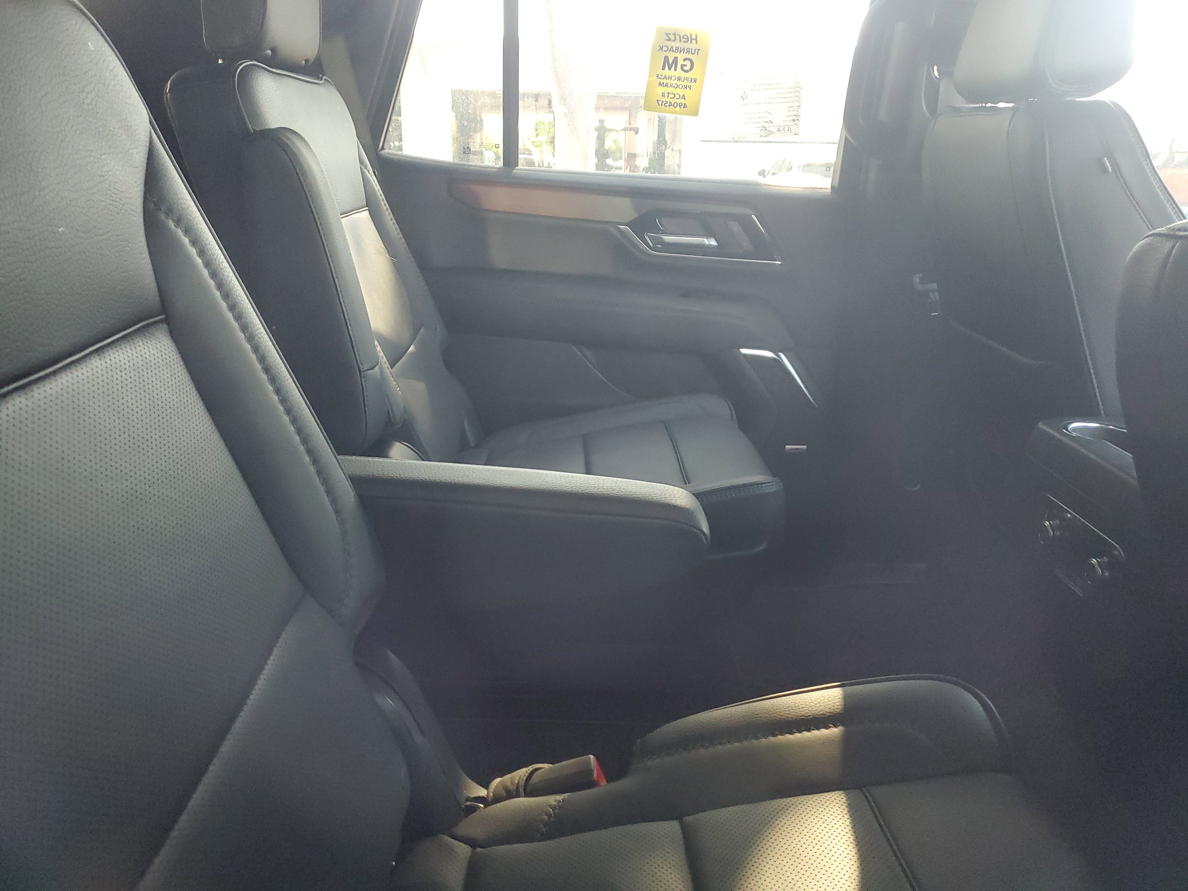 Used 2025 GMC Yukon Denali image 7